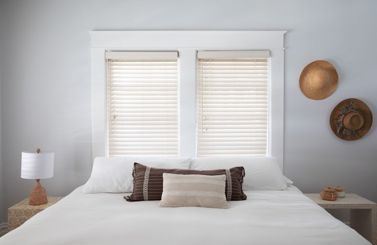 10 Bedroom Window Decor Ideas